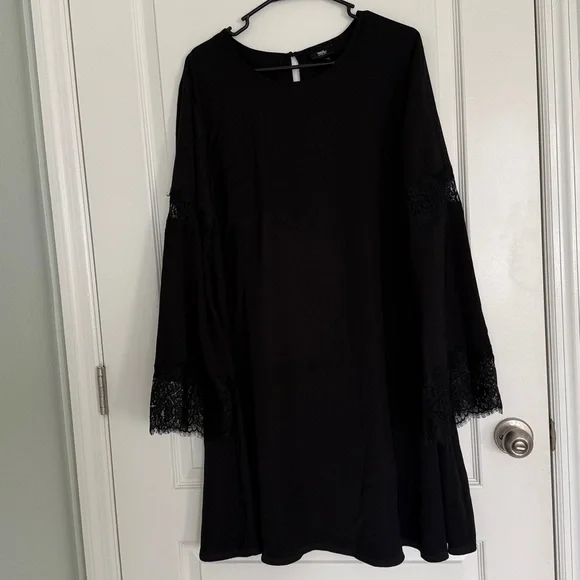 Mossimo Long Bell Sleeve w/ Lace Black Dress Size L/XL - Picture 2 of 12